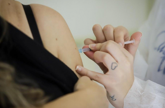 Vendedor de vacina acusa governo Bolsonaro de pedir 1 dólar de propina por dose vendida