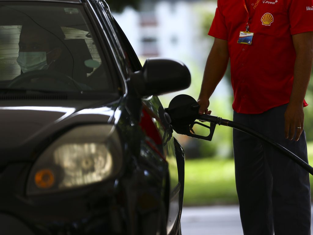 Governo aumenta outra vez preço dos combustíveis
