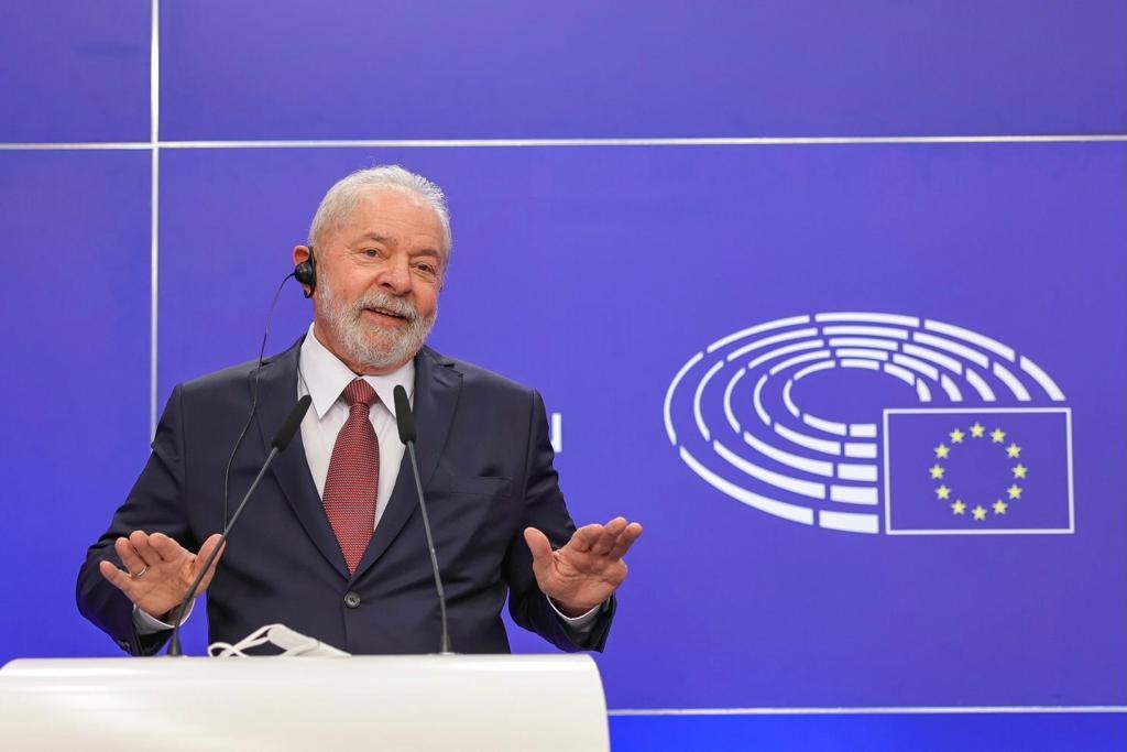 Lula discursa no Parlamento Europeu