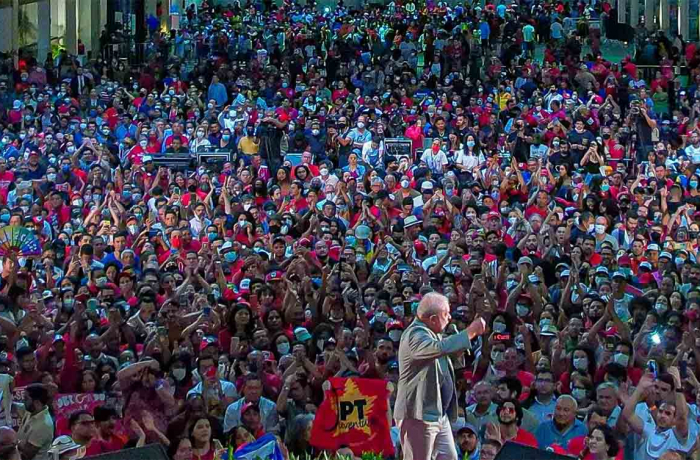 Pesquisa PoderData mostra Lula a um ponto de vencer as eleições no 1º turno