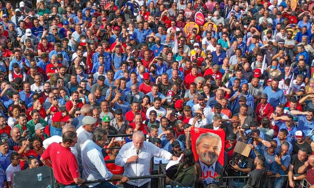 Imagem destacada do post: Vixe! Lula tem 12 pontos de frente sobre Bolsonaro