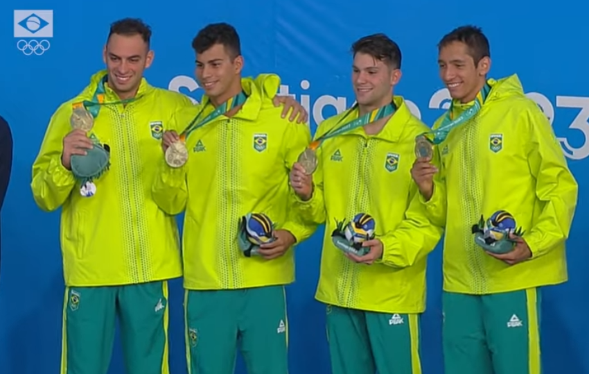 Brasil brilha na piscina no revezamento 4×200 com ouro no masculino e prata no feminino
