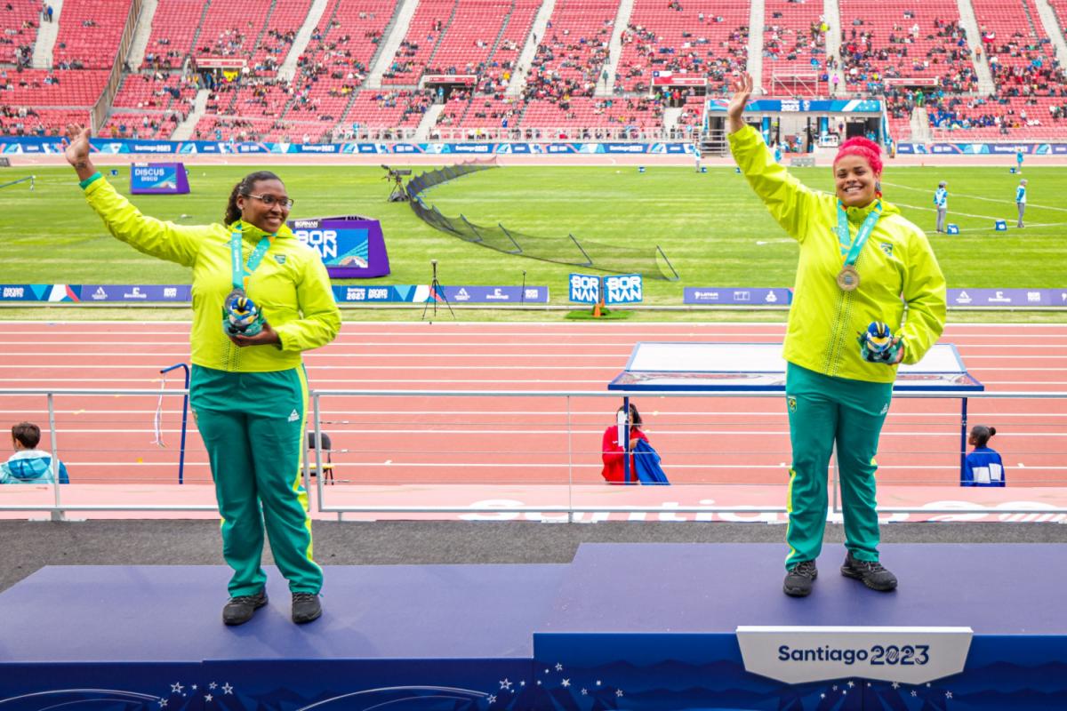 Dobradinha de ouro e prata no lançamento do disco marca estreia do Brasil no atletismo em Santiago 2023