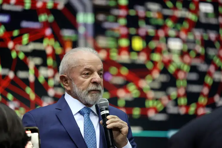 Brasília (DF), 10/09/2025 - O presidente da república, Luiz Inácio Lula da Silva, acompanha os testes de energização da linha de transmissão Manaus-Boa vista, que vai conectar Roraima ao Sistema Interligado Nacional (SIN). Foto: José Cruz/Agência Brasil